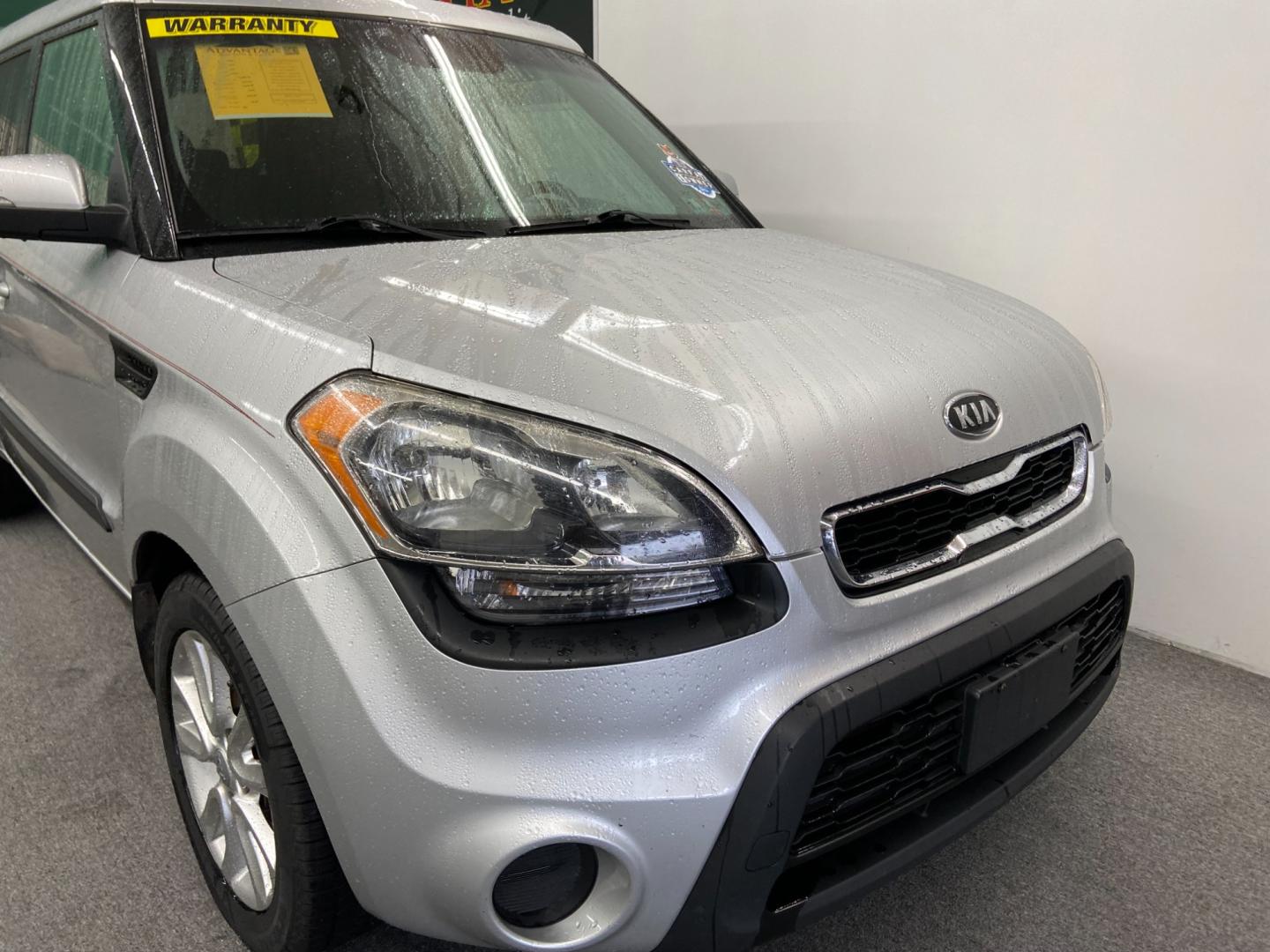 2012 SILVER Kia Soul ! (KNDJT2A61C7) with an 2.0L L4 DOHC 16V engine, AUTOMATIC transmission, located at 533 S West End Blvd., Quakertown, PA, 18951, (877) 257-4995, 40.343994, -75.303604 - Photo#1